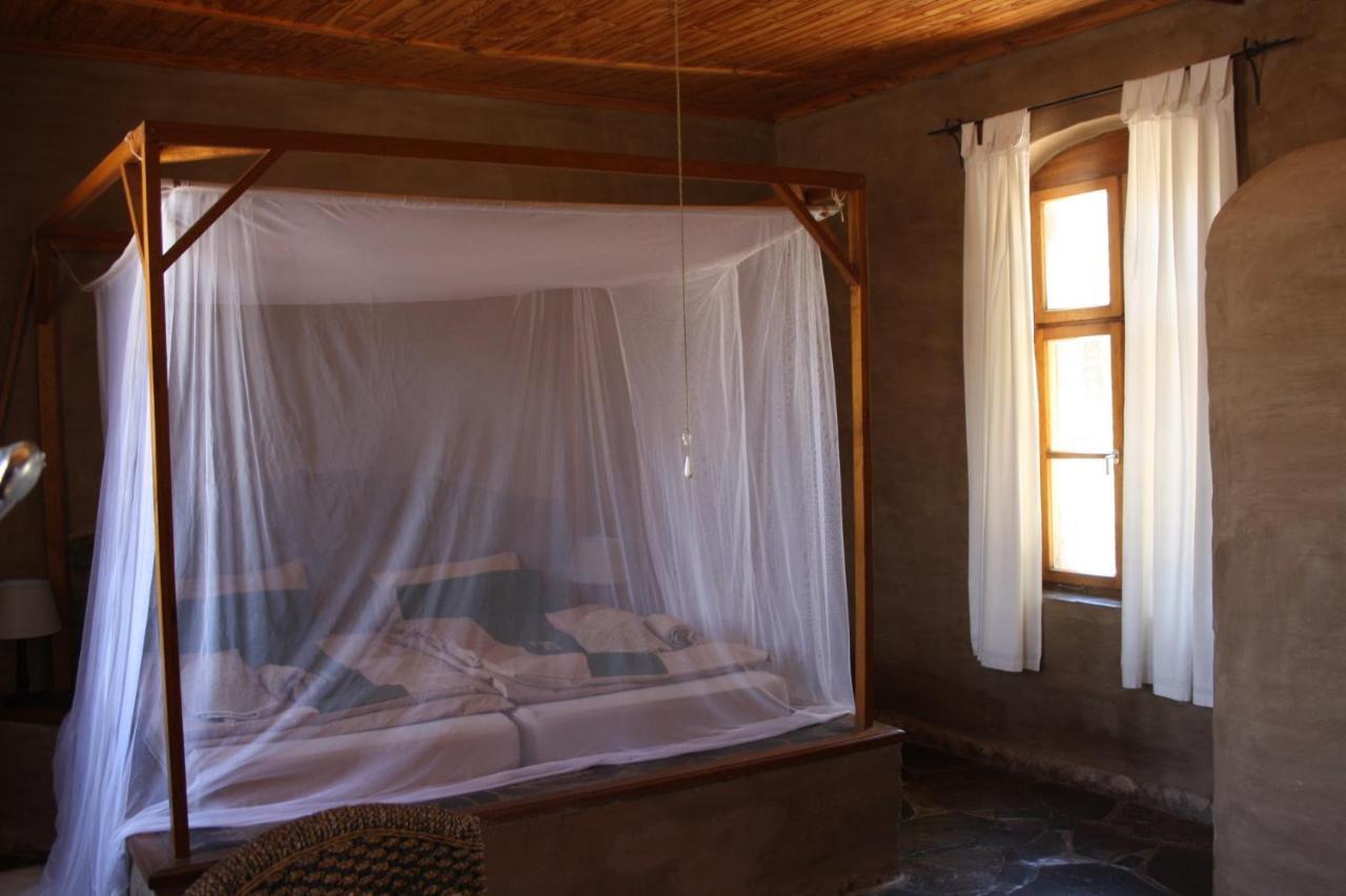 Fort Sesfontein Lodge & Safaris المظهر الخارجي الصورة